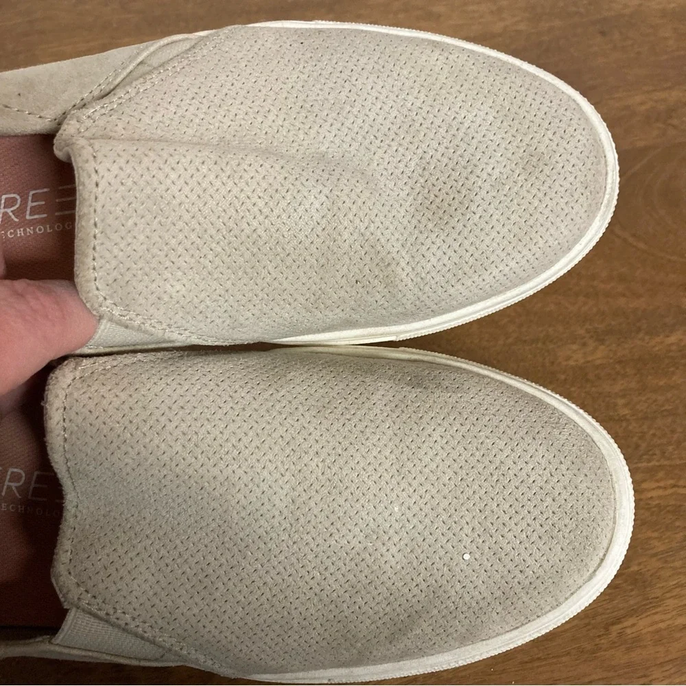 Dr. Scholl's Nova Be Free Light Grayish Faux Suede Slip-ons 7M